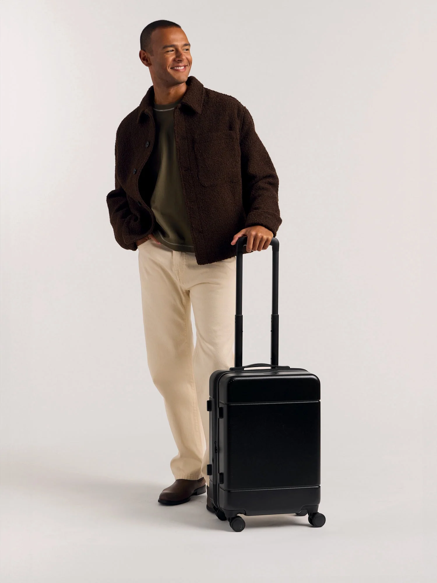 Hue Carry-On Luggage - Image 13