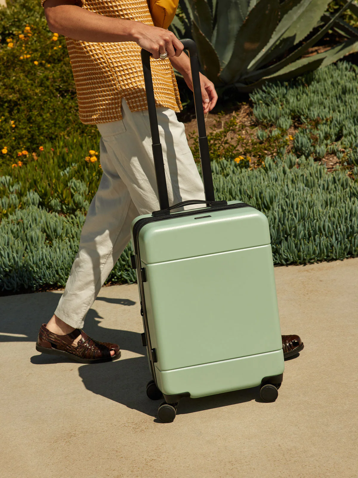 Hue Carry-On Luggage - Image 36