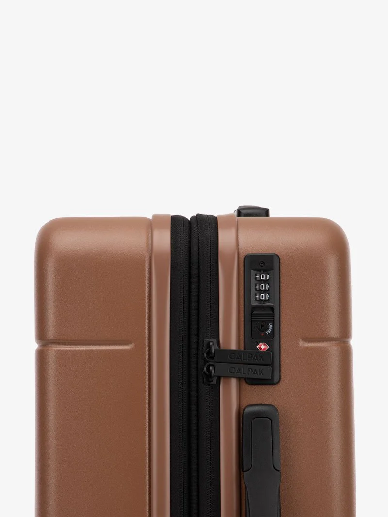 Hue Carry-On Luggage - Image 9