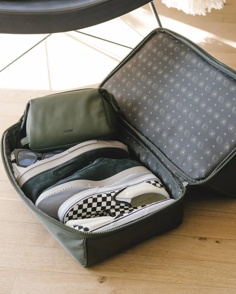 Stevyn Duffel Bag with Shoe Compartment - Image 16
