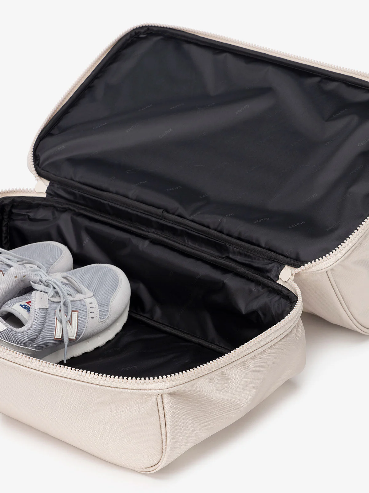 Stevyn Duffel Bag with Shoe Compartment - Image 39